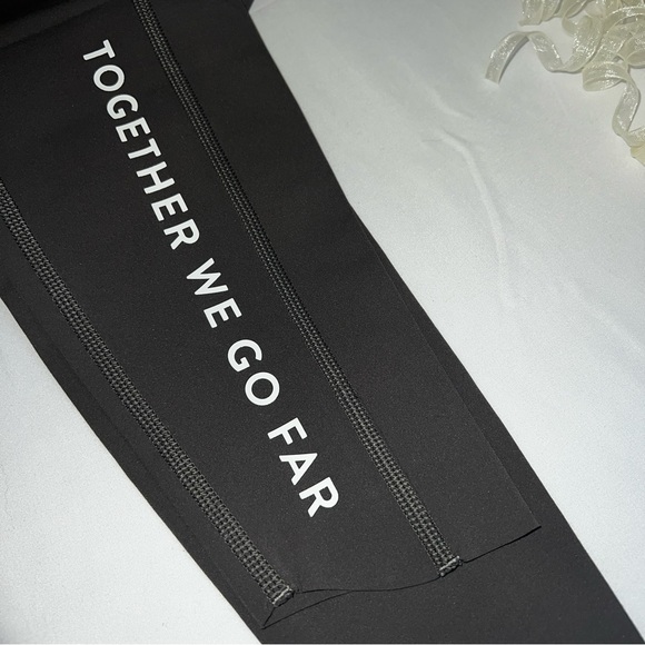 Peloton Women's Essential Tulip Hem Pocket Leggings - Picture 7 of 7